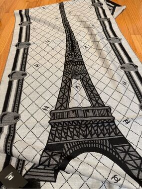 New with tags CHANEL Black and Logo Reversible Scarf